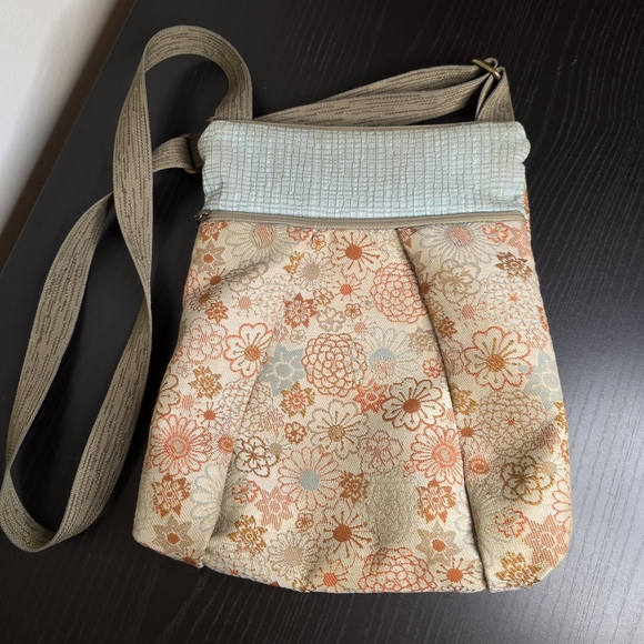 Maruca Handbags - Maruca Green Multicolor Woven Floral Crossbody